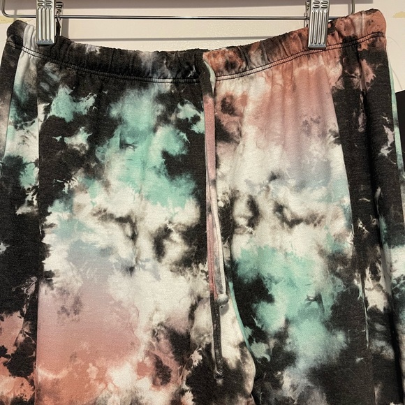 Onzie Tie Dye Joggers - Picture 2 of 8